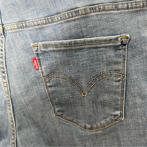 Levi's Classic Straight Leg Light Blue Wash Jeans Women's Plus size 22W - Picture 7 of 8